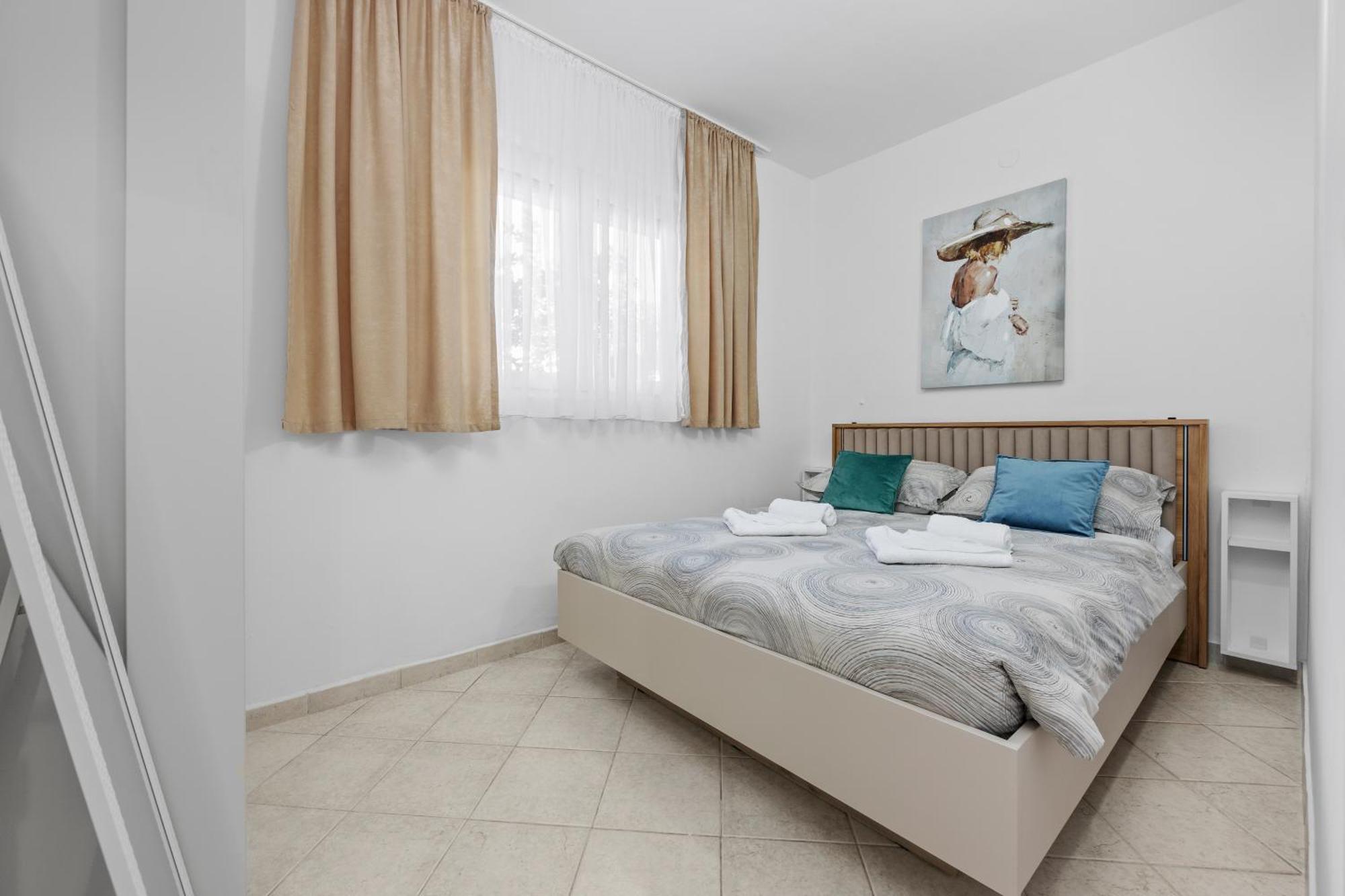 New Apartment Lejla Sisan Exterior foto