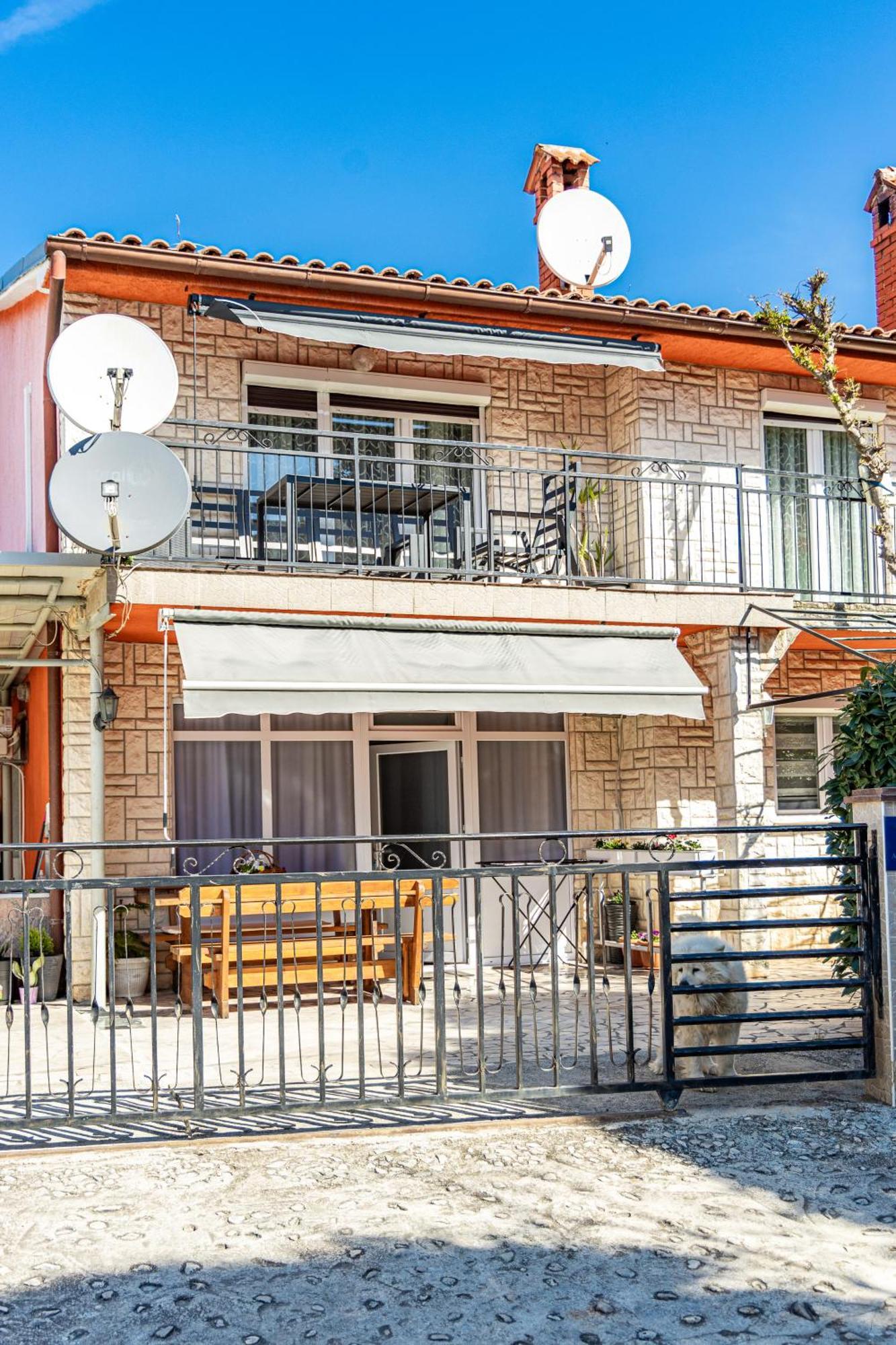 New Apartment Lejla Sisan Exterior foto