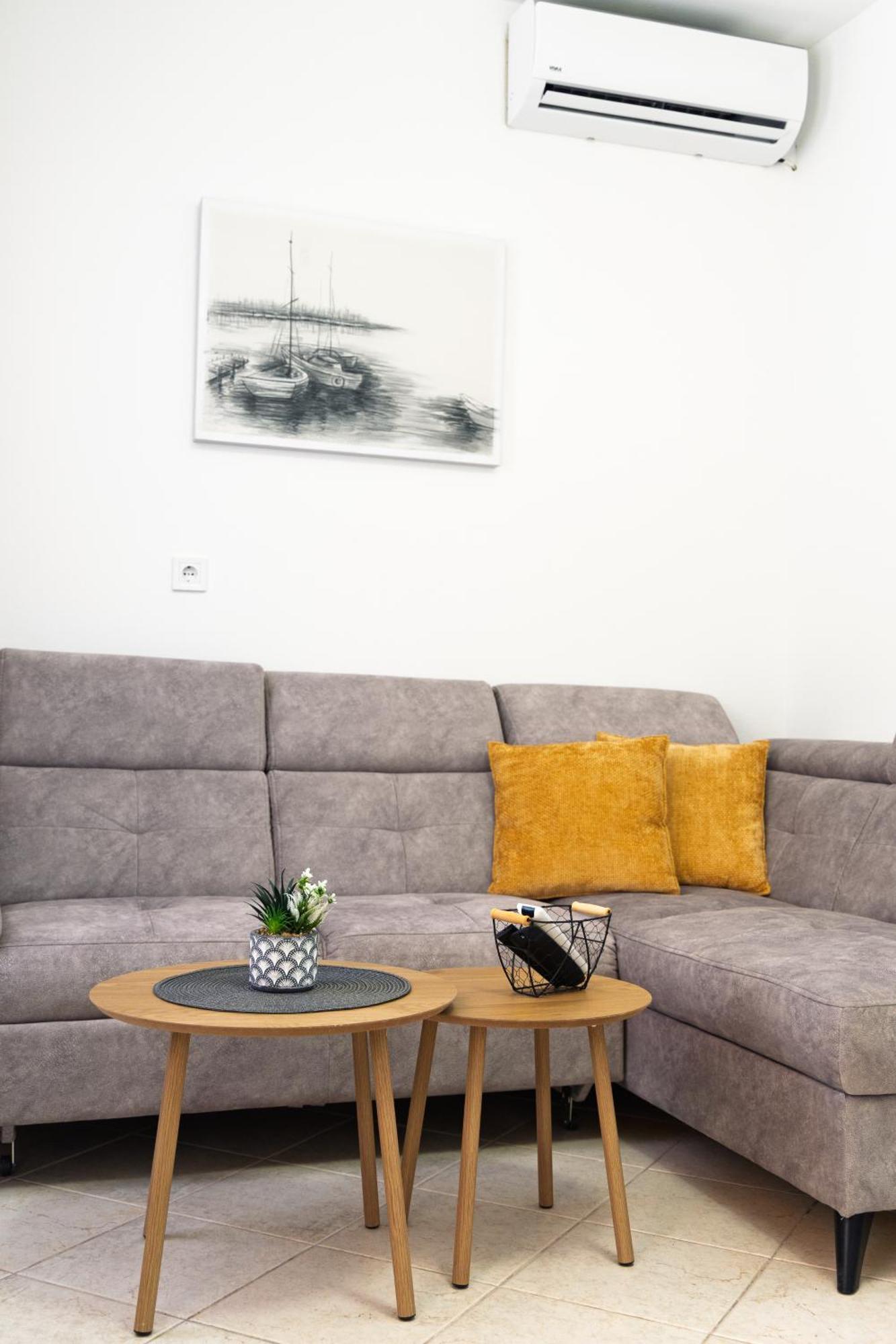 New Apartment Lejla Sisan Exterior foto